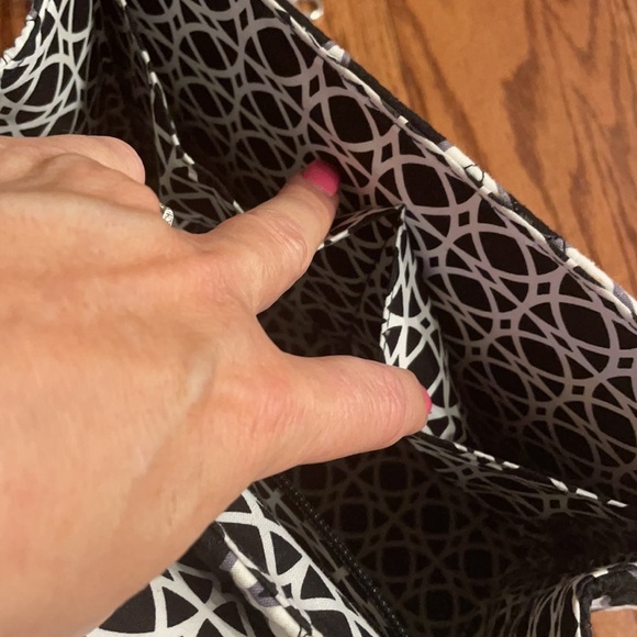 VERA BRADLEY STRUCTURED QUILTED handbag crossbody  purse FLORAL BLACK WHITE NWOT - Picture 8 of 16